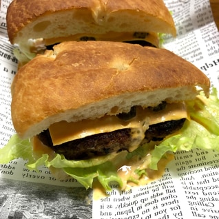 フォカッチャdeハンバーガー+ビッグマック風ソース